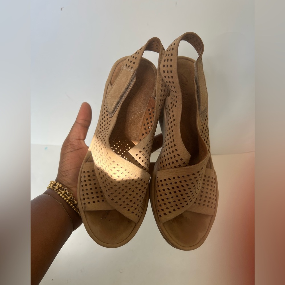 Clarks women size 6.5 side strap wedge sandals….